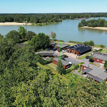 Gezellig Chalet Met 2 Slaapkamers En Zicht Op Het Water Erm Exterior foto