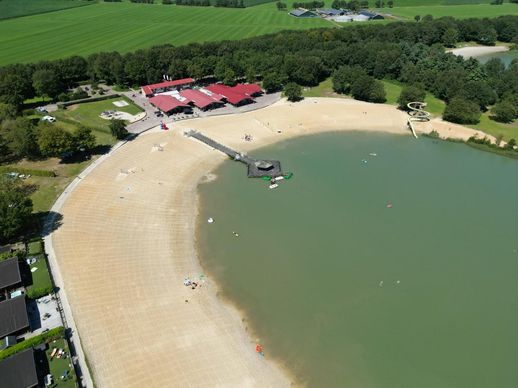 Gezellig Chalet Met 2 Slaapkamers En Zicht Op Het Water Erm Exterior foto